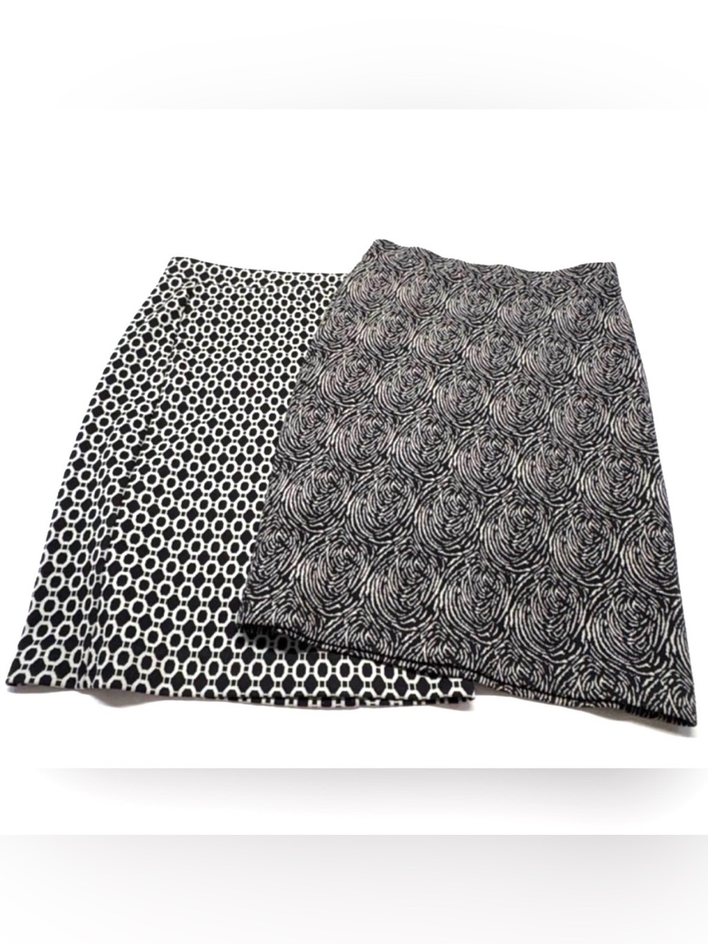BUNDLE Lyse Spenard Textured Knit Skirts - Size Small - Set of 2